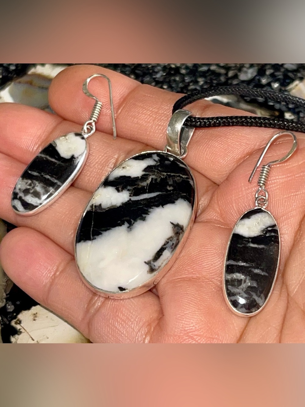 White Buffalo Turquoise Pendant & Earrings Set - Picture 3 of 17